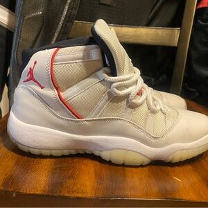Jordan 11 Platinum Tint
